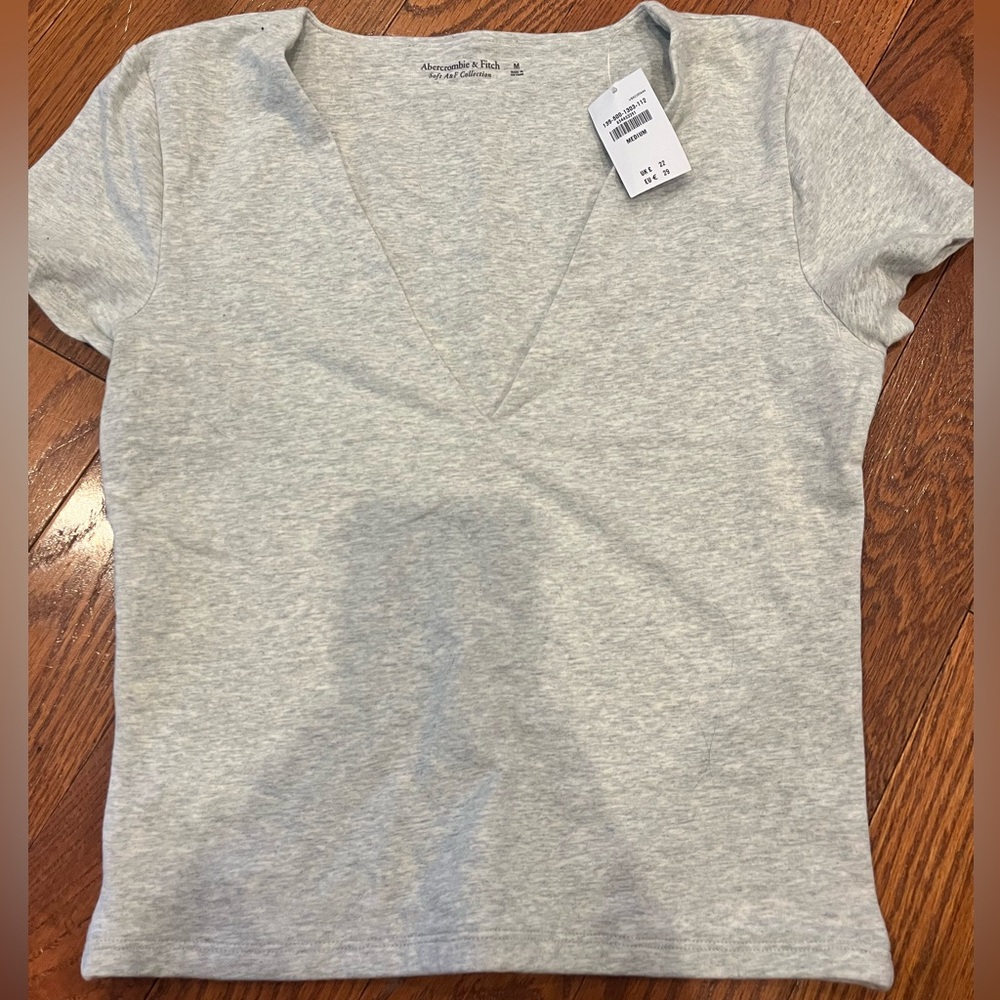 Abercrombie and fitch gray t shirt